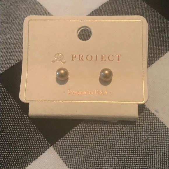 Long necklace and matching earrings. 💙💚 - Picture 2 of 4